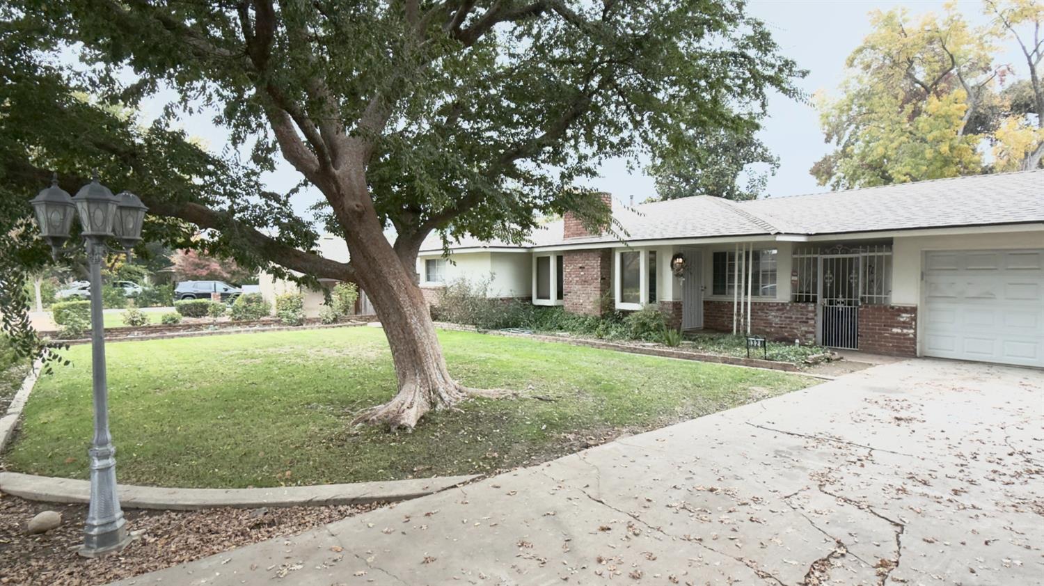 1328 Loftus Ln, Fresno, CA 93710