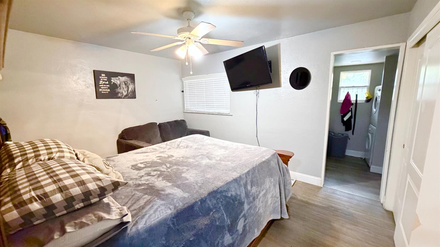 1328 Loftus Ln, Fresno, CA 93710