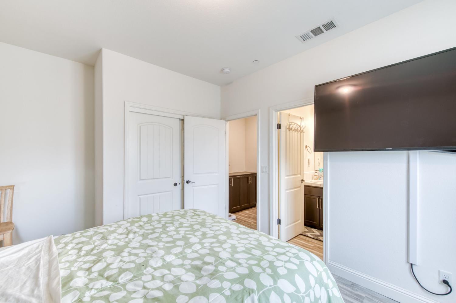 4407 N Casey Ave, Fresno, CA 93723