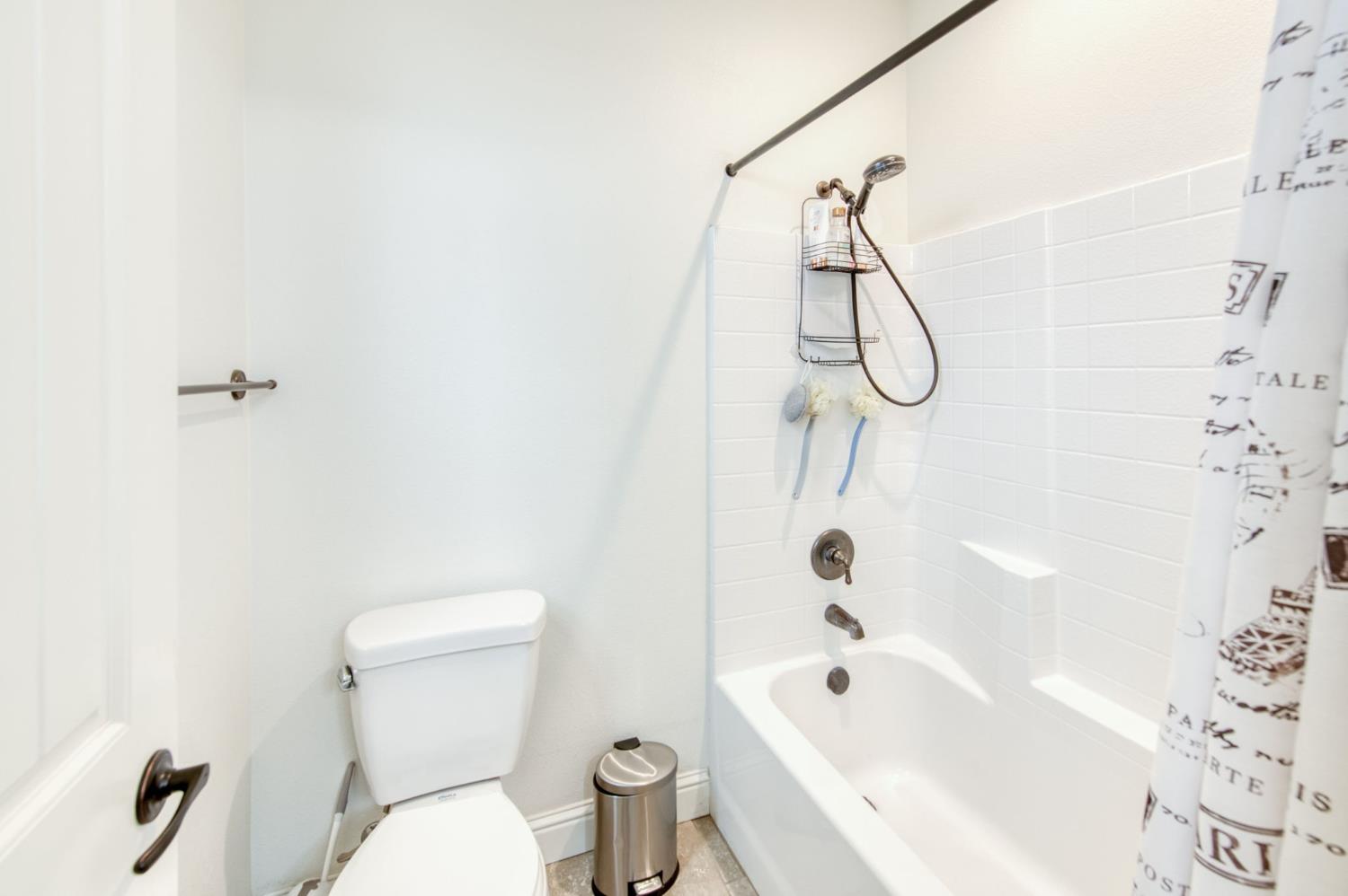 4407 N Casey Ave, Fresno, CA 93723