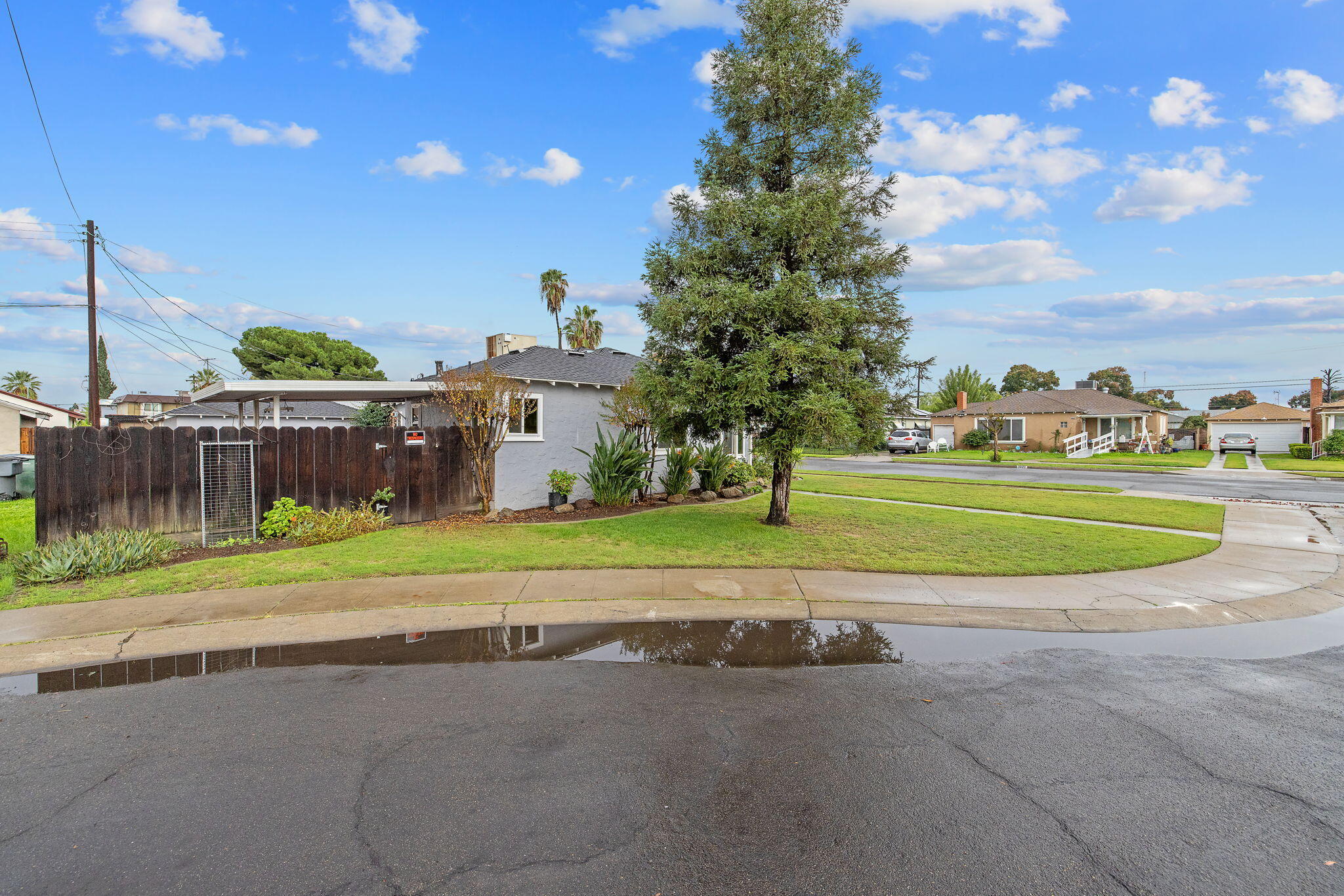3021 E Simpson Ave, Fresno, CA 93703