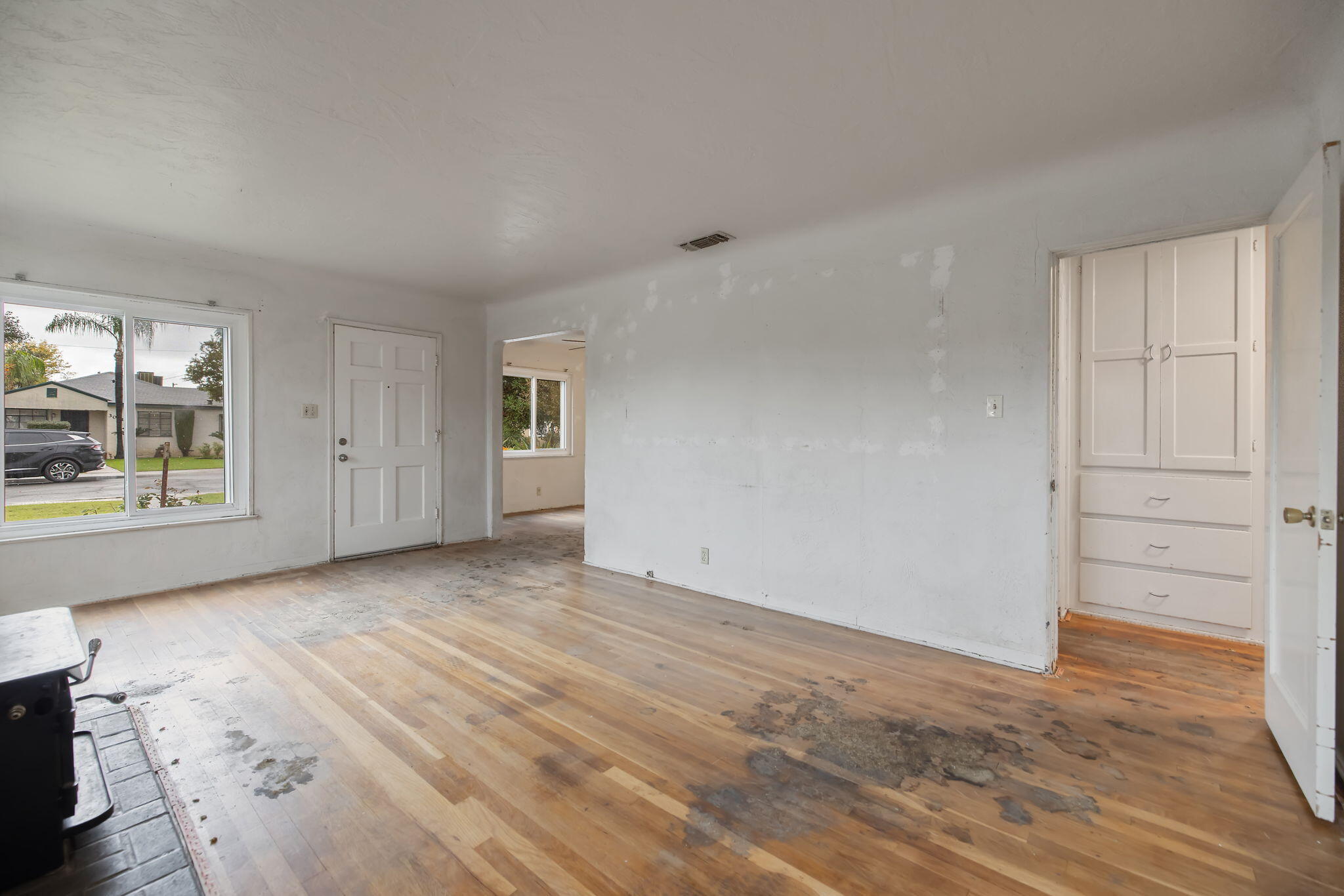 3021 E Simpson Ave, Fresno, CA 93703