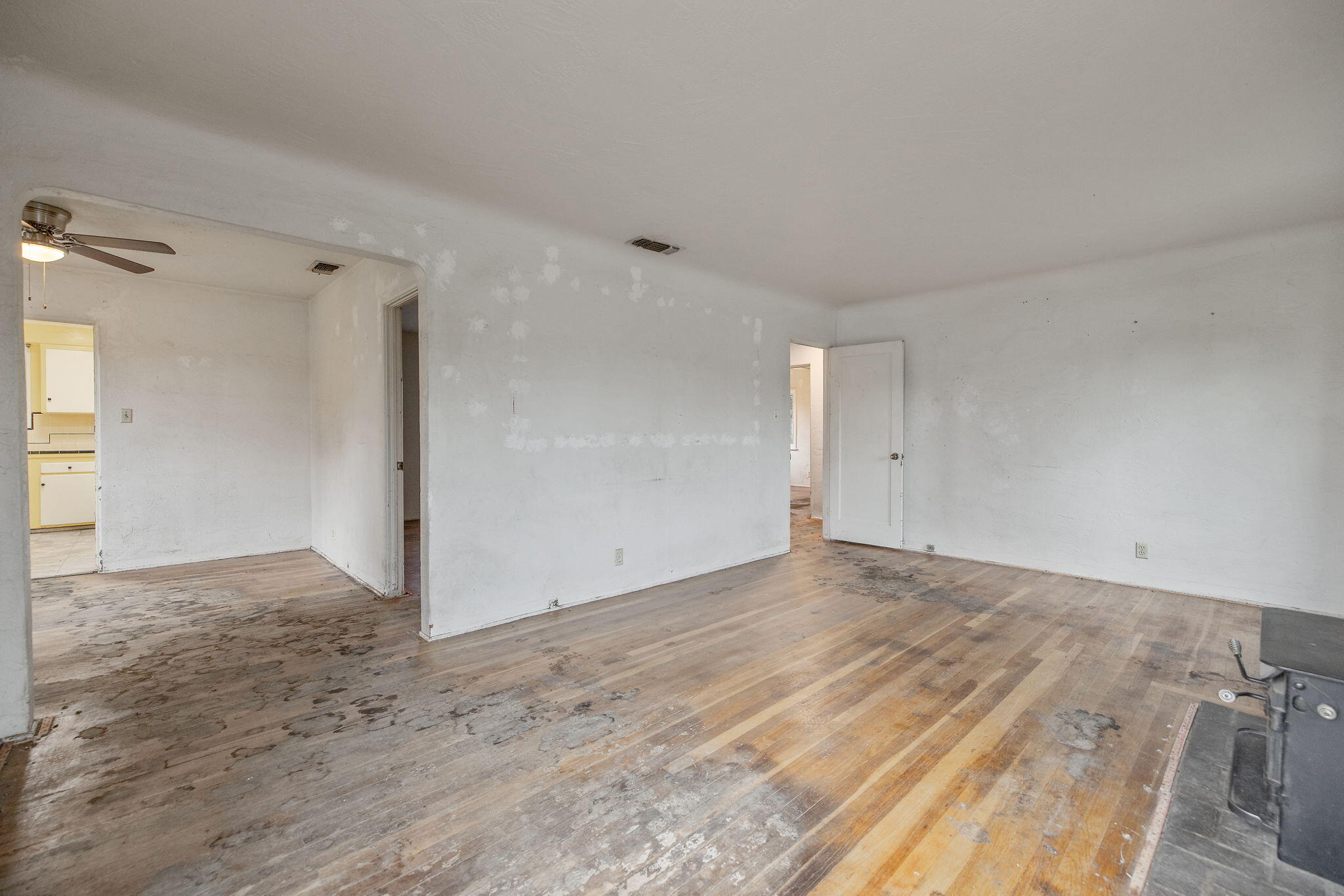 3021 E Simpson Ave, Fresno, CA 93703