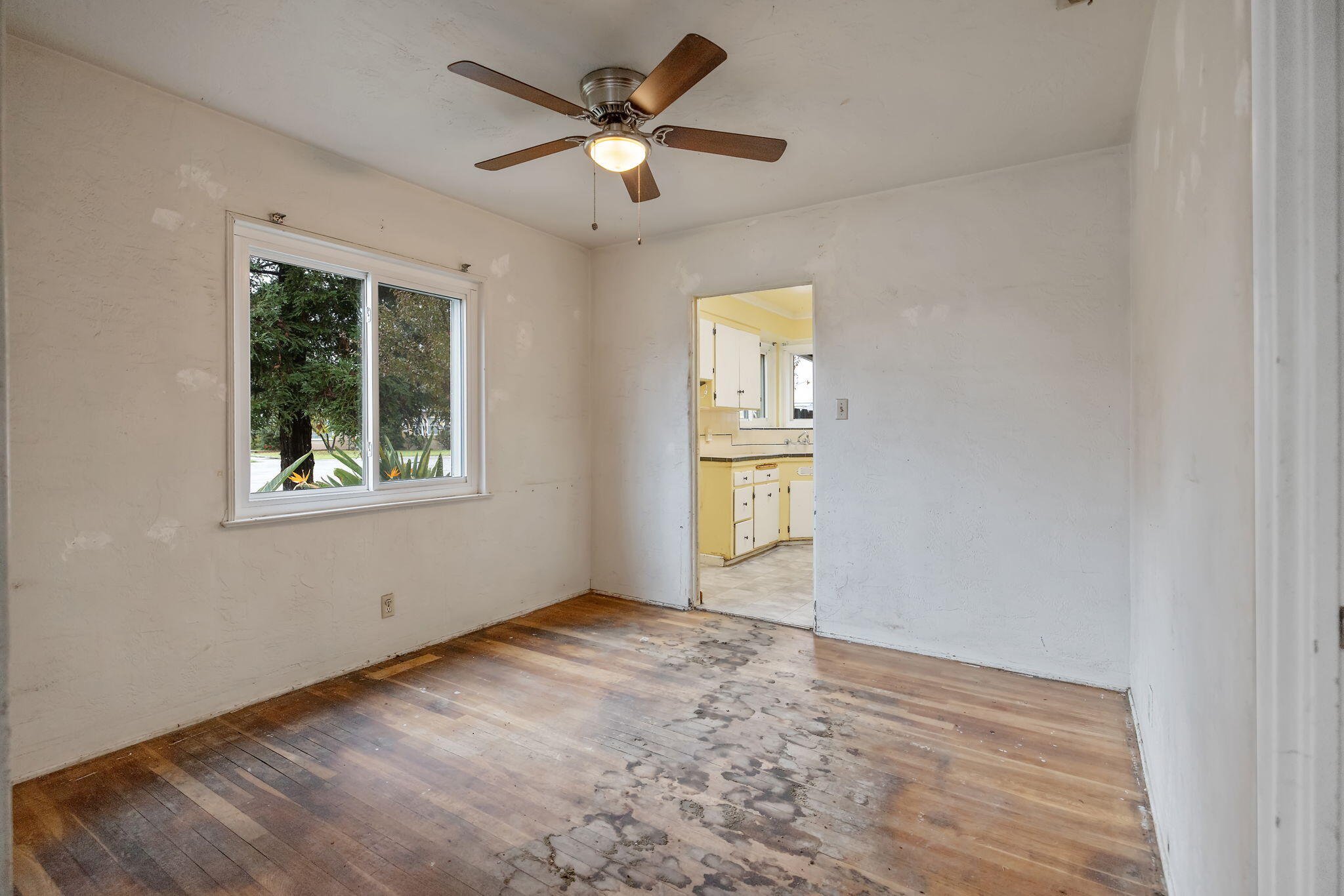 3021 E Simpson Ave, Fresno, CA 93703