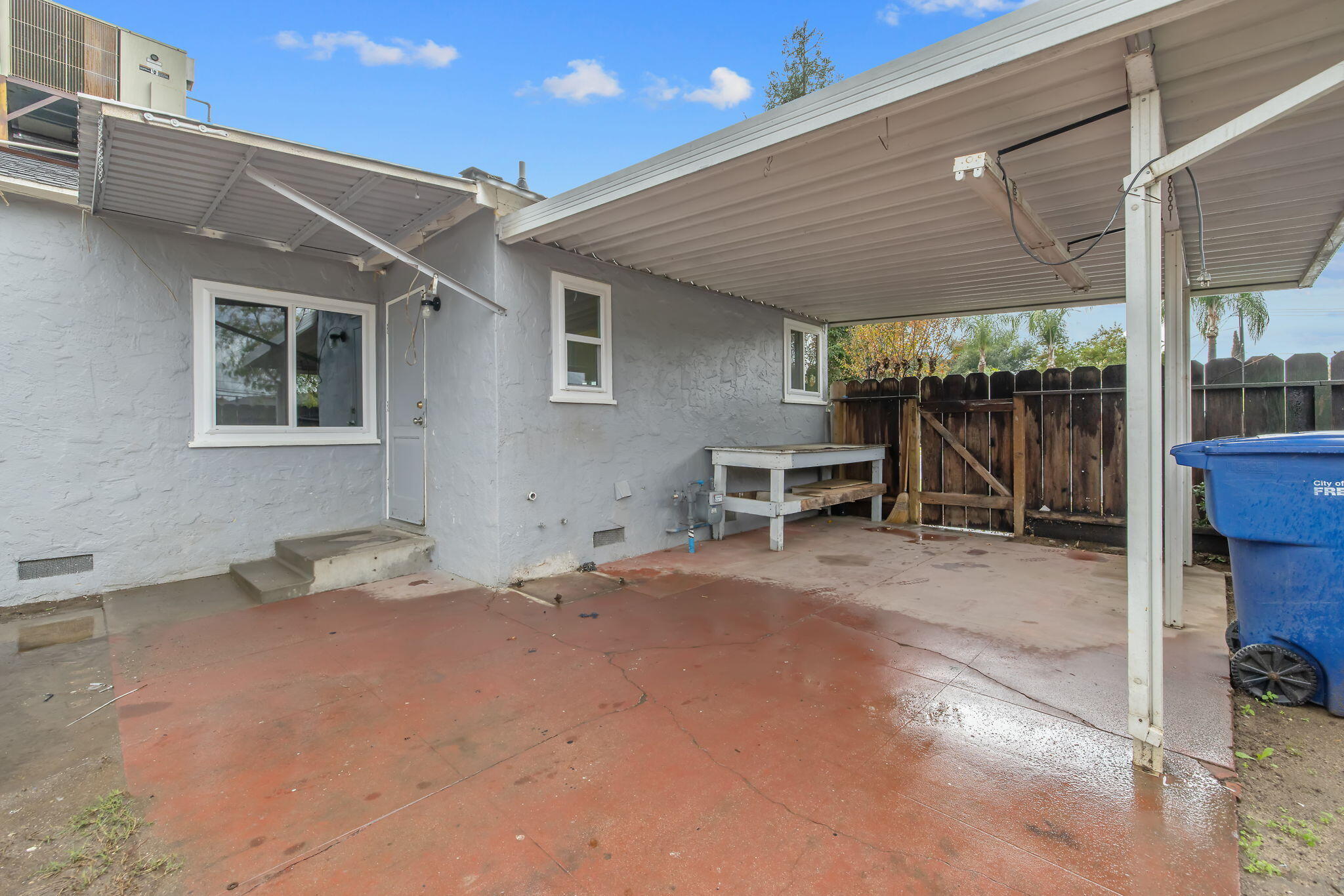 3021 E Simpson Ave, Fresno, CA 93703