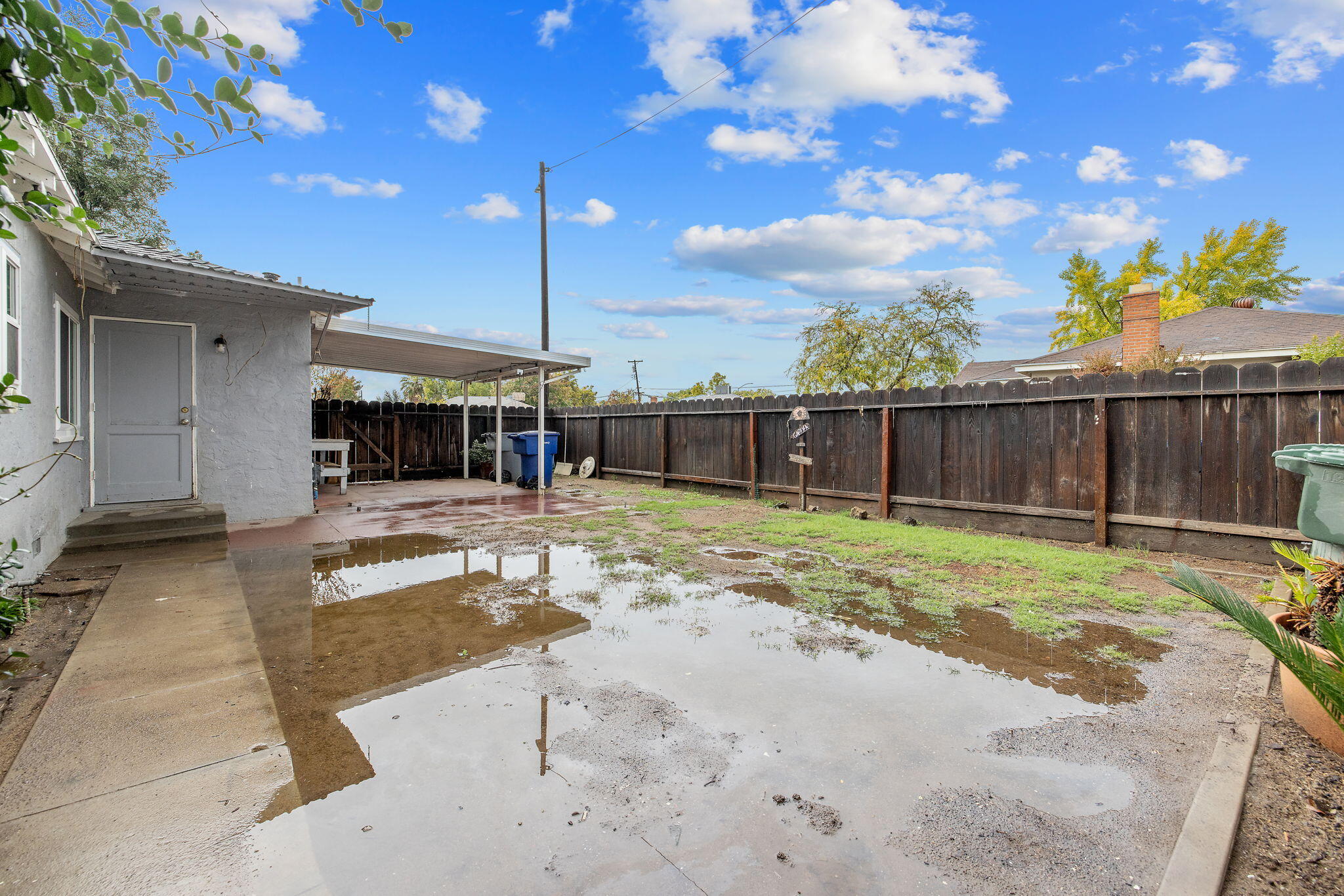 3021 E Simpson Ave, Fresno, CA 93703